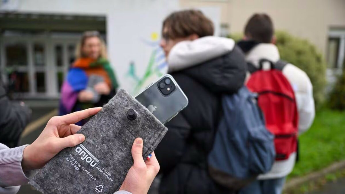 Gestion du téléphone portable dans les collèges – Rentrée 2025